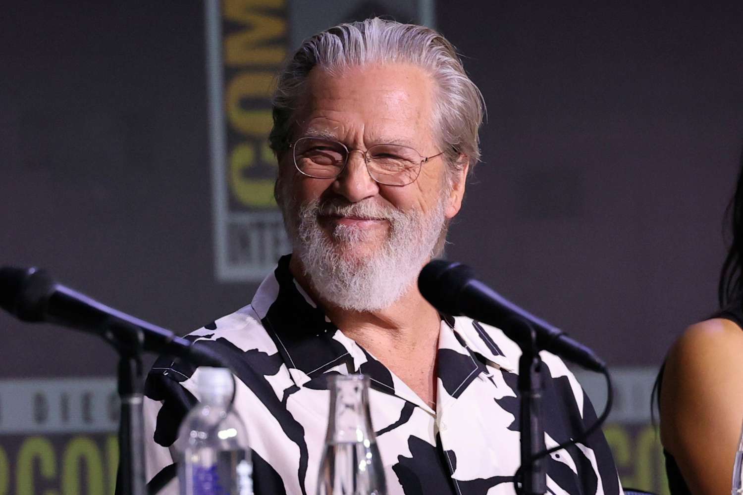 Jeff Bridges arrives to wild applause for “Tron: Ares” Comedian-Con planel: ‘The Grid abides’