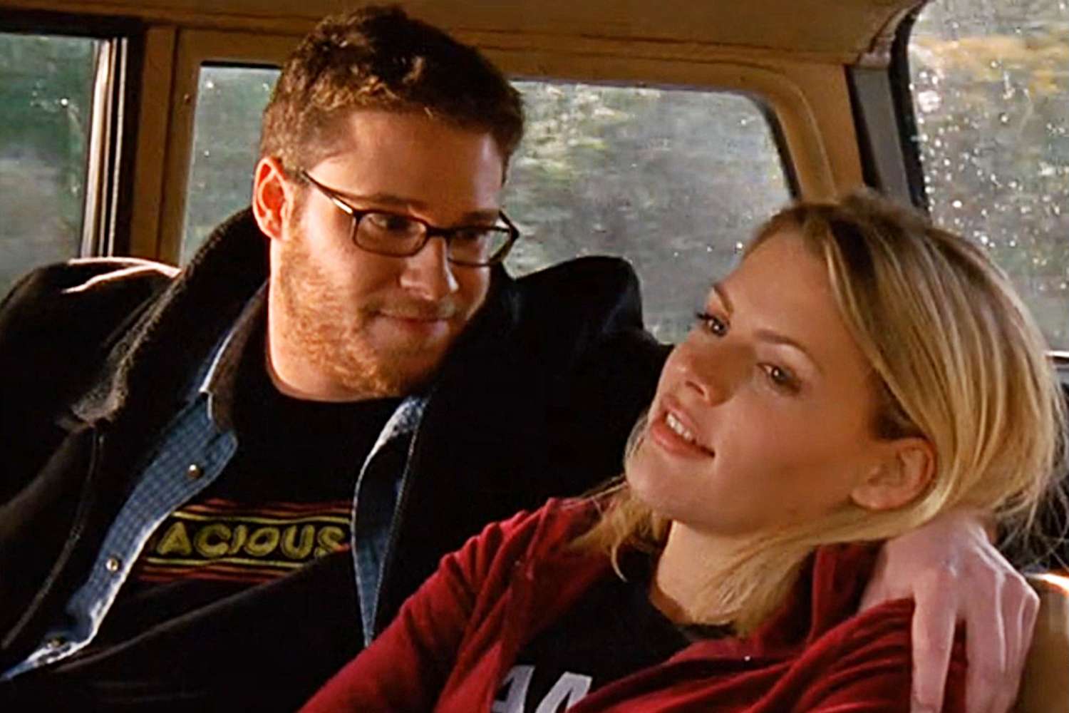 Seth Rogen recollects being on Dawson’s Creek in a ‘quid professional quo’ with “Freaks and Geeks” costar Busy Philipps