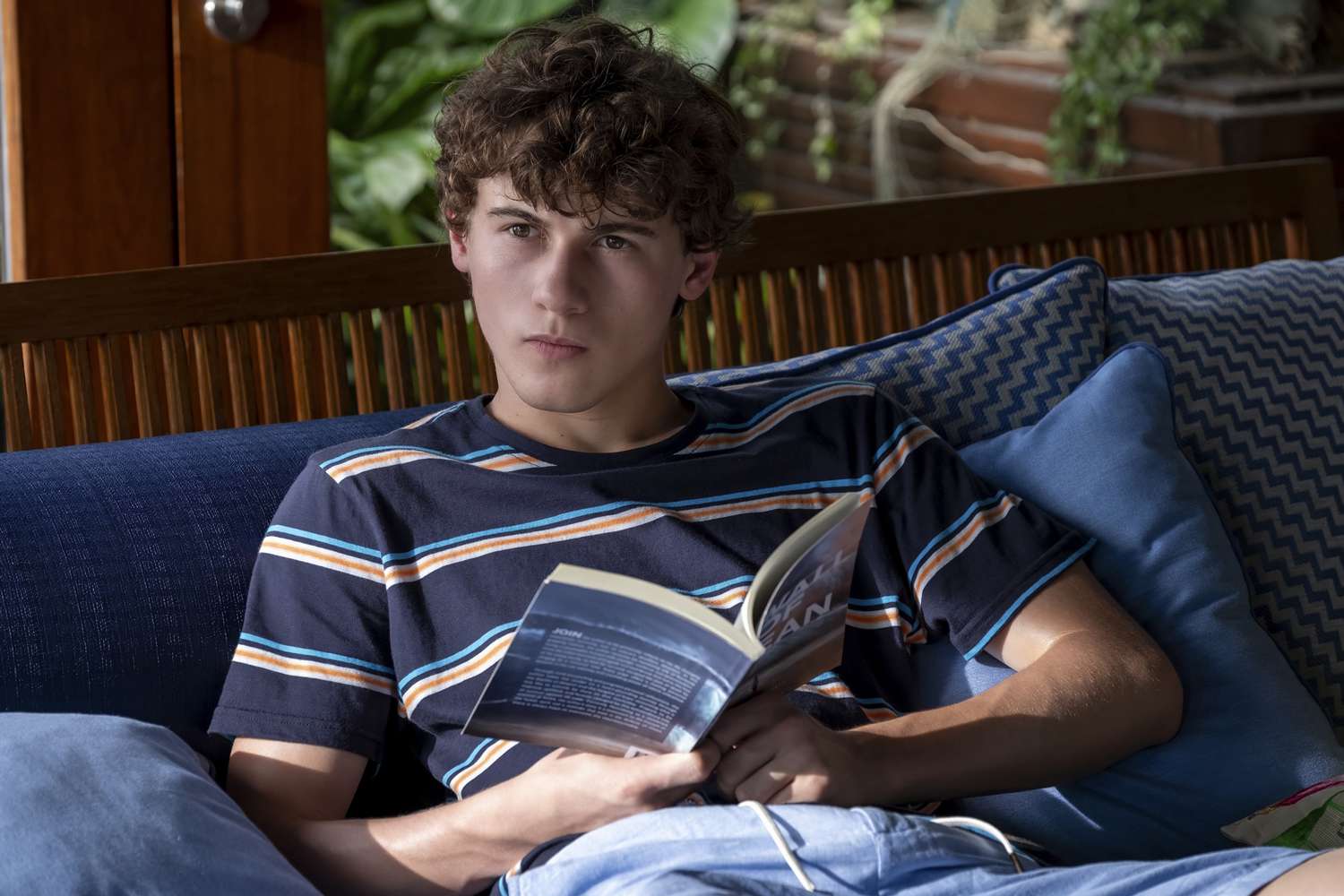 “White Lotus”’ Sam Nivola worries ‘outdated film stars’ with cosmetic surgery are taking roles from younger actors