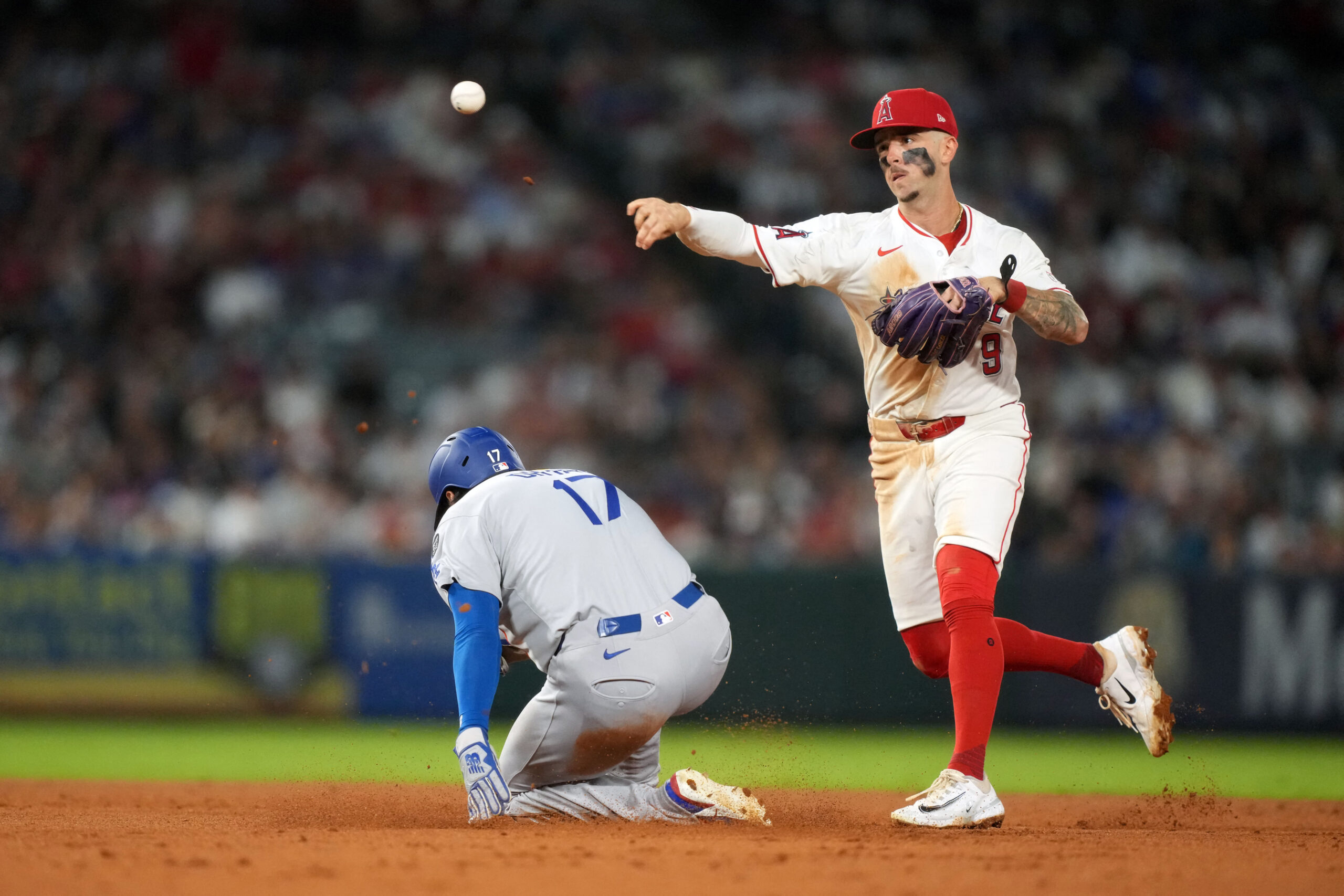 Shohei Ohtani strains into triple play as Dodgers attempt to maintain off Padres in shut NL West