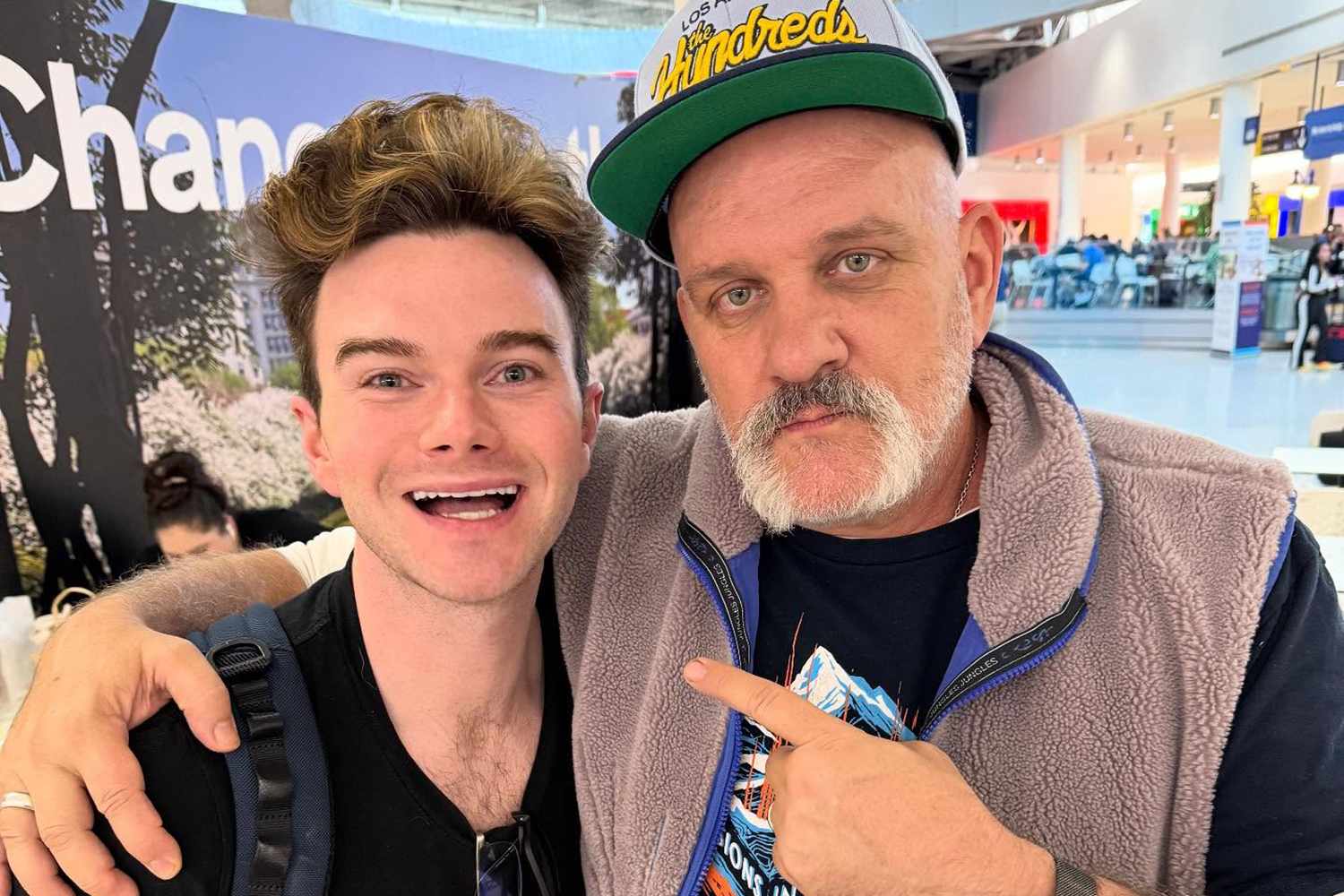 Chris Colfer reunites with “Glee ”father Mike O’Malley on the airport: ‘Love ya, Dad!’