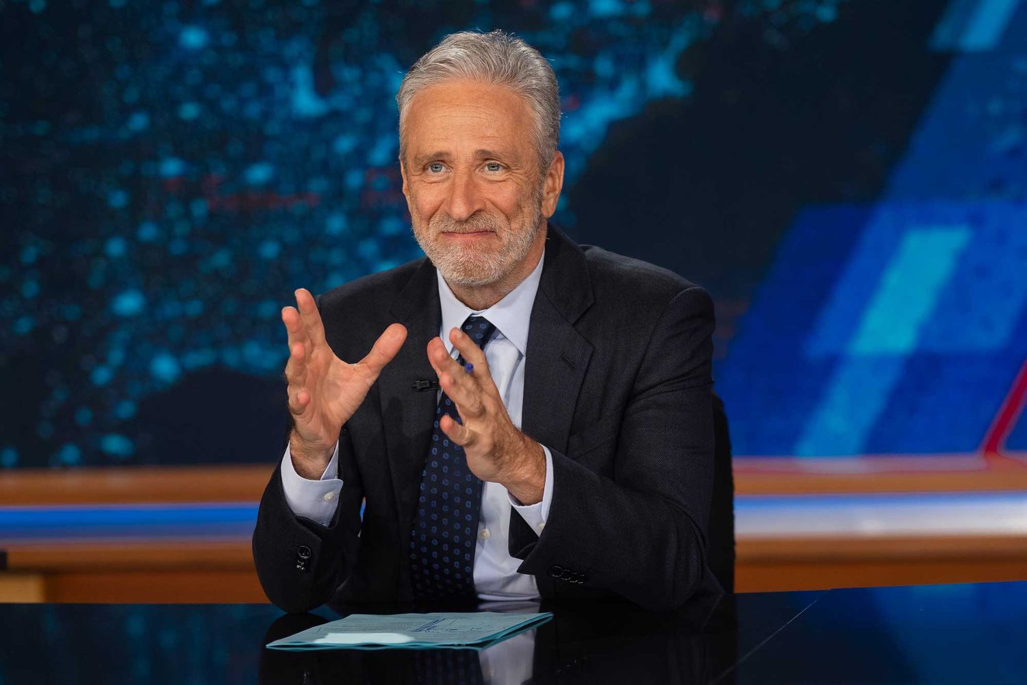 Jon Stewart applauds Jimmy Kimmel followers for cancel-Hulu marketing campaign — and 4-season “Solely Murders within the Constructing ”binge