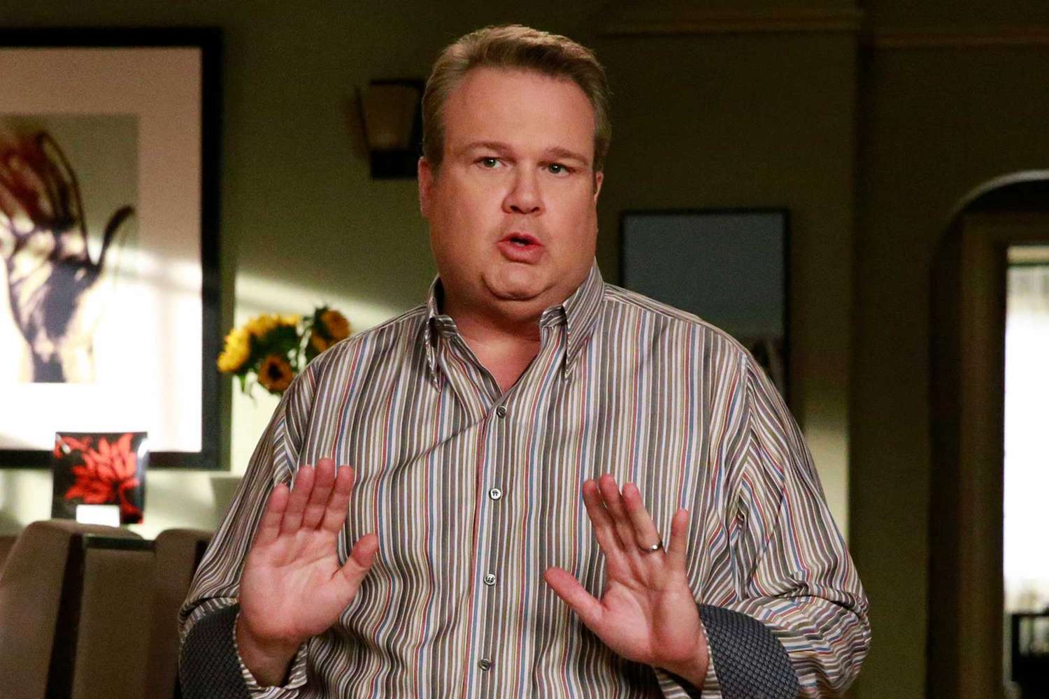 Eric Stonestreet reacts to being omitted of “Fashionable Household” mini-reunion: ‘Did you snub me!?’