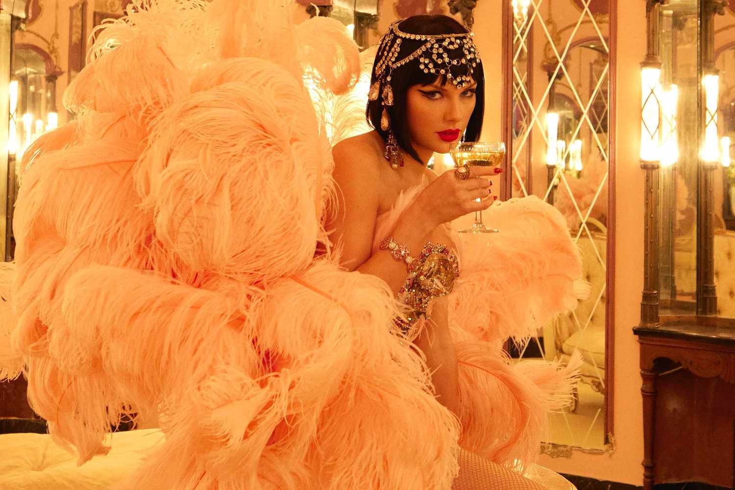 Taylor Swift declares “Lifetime of a Showgirl ”film occasion to have a good time new album — and it is mainly a secret session