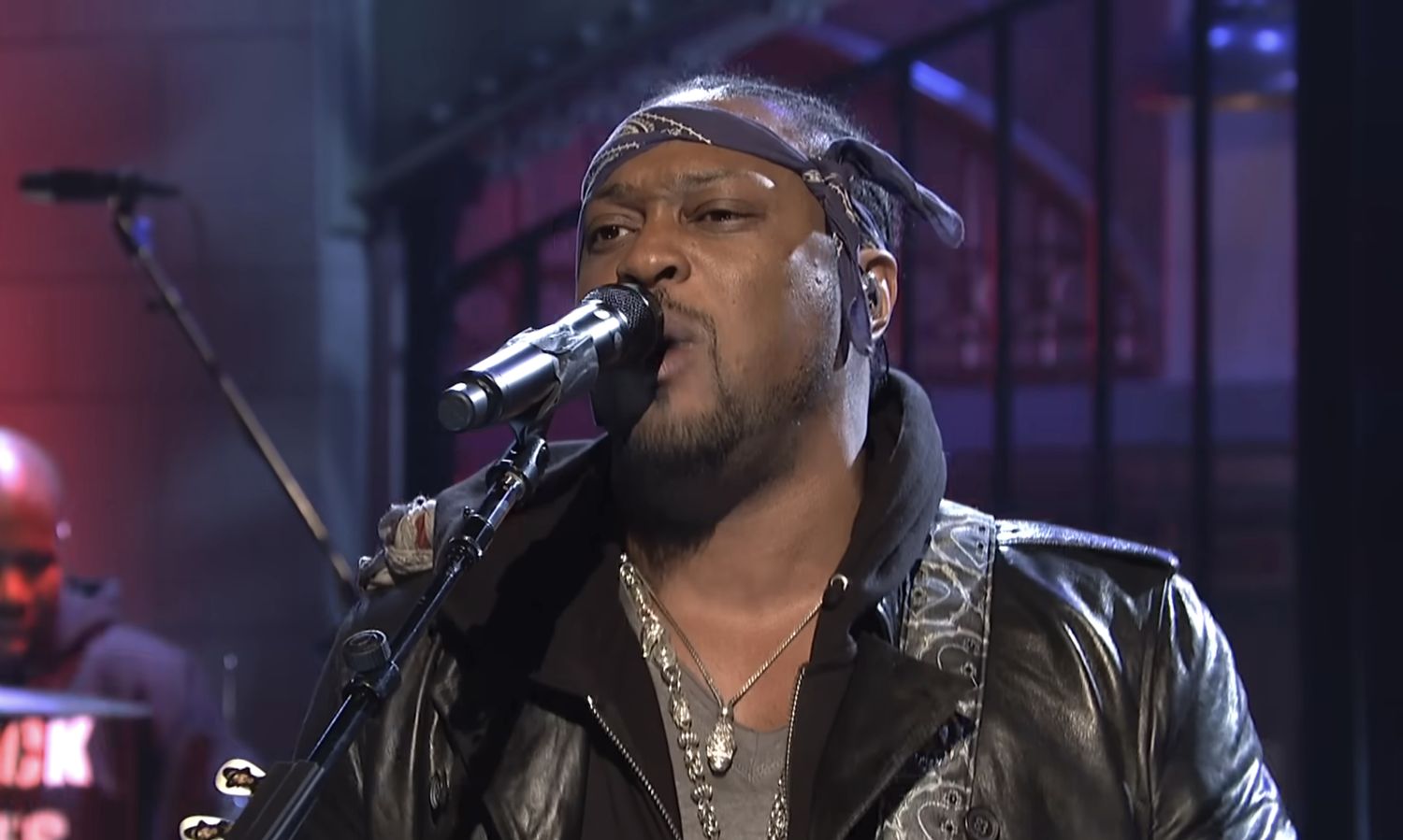 “SNL” fails to pay tribute to previous musical visitor D’Angelo after singer’s demise at 51