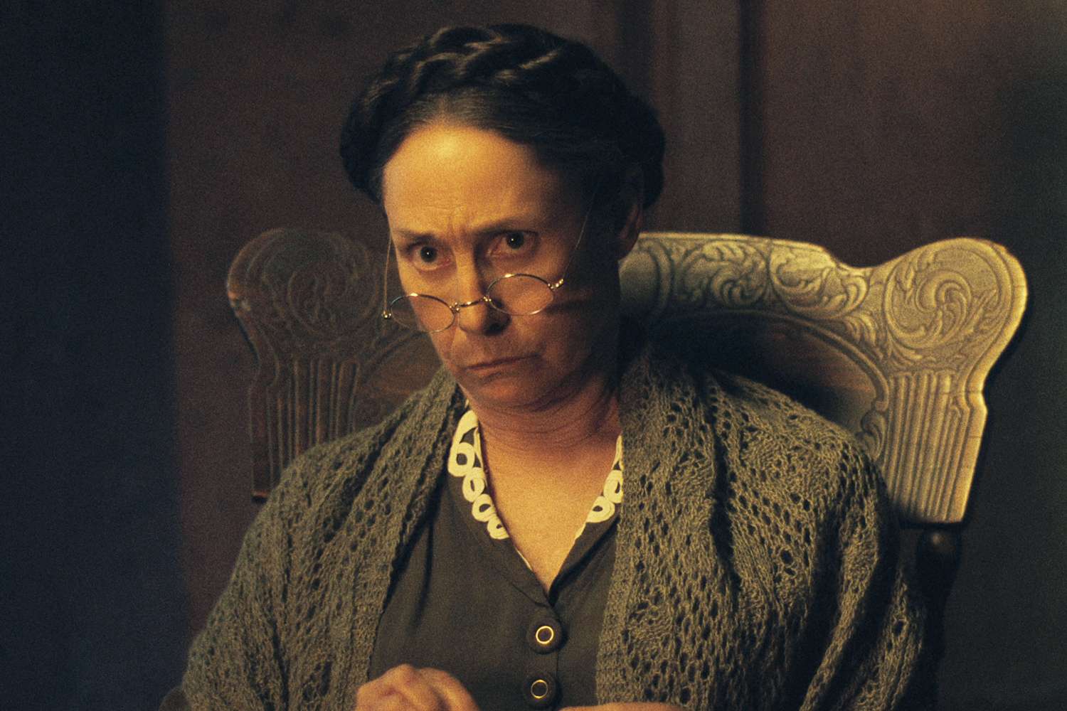 Laurie Metcalf reveals how Ed Gein nude scene formed her position as killer’s mother in “Monster”