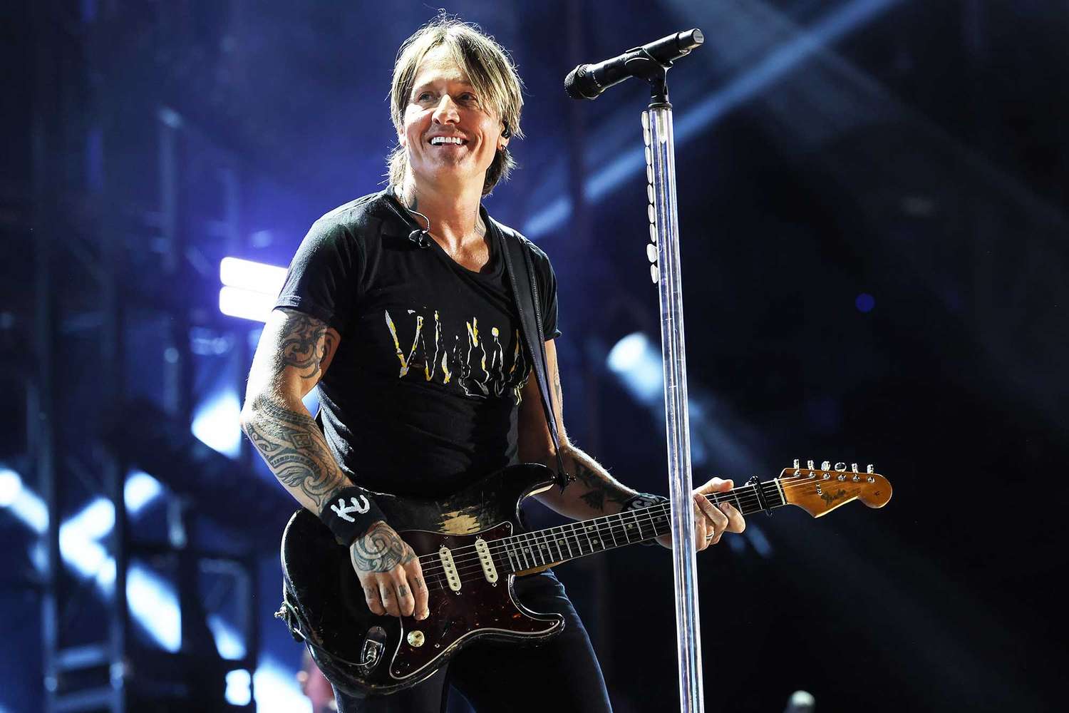 Keith City shows picture of Nicole Kidman throughout first live performance efficiency since information of their cut up