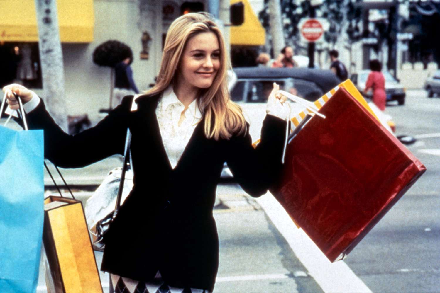 Alicia Silverstone will get emotional seeing late mom’s “Clueless” cameo: ‘Oh my God, there’s my mommy’