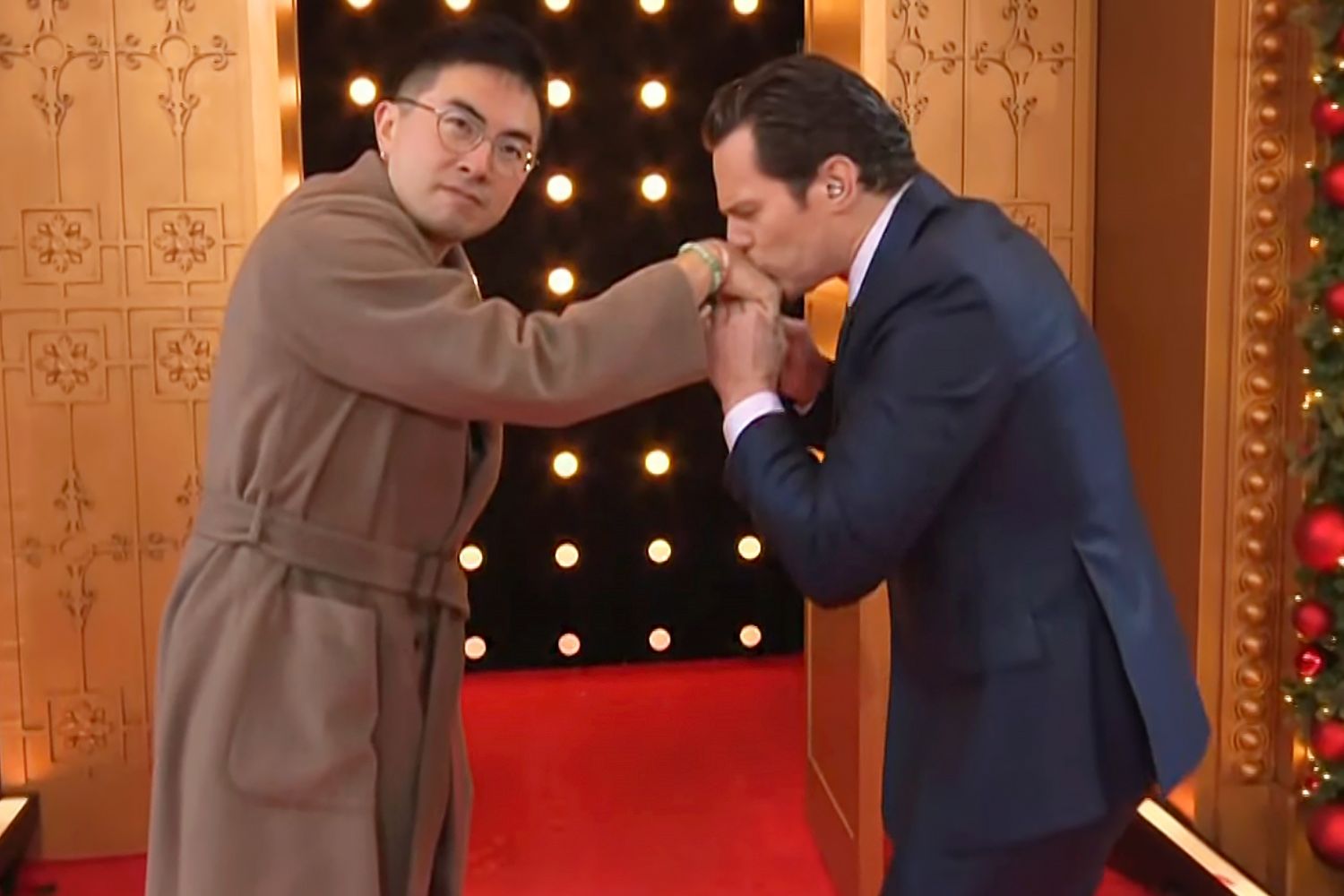 Jonathan Groff kisses Bowen Yang’s hand, places queer twist on Bobby Darin lyrics at 2025 Macy’s Thanksgiving Day Parade