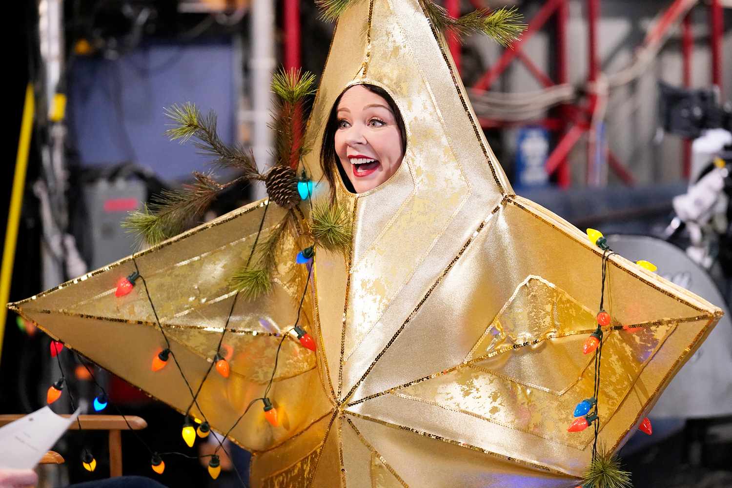 “Saturday Night time Reside ”recap: Melissa McCarthy will get blasted by snow as she returns to host for sixth time