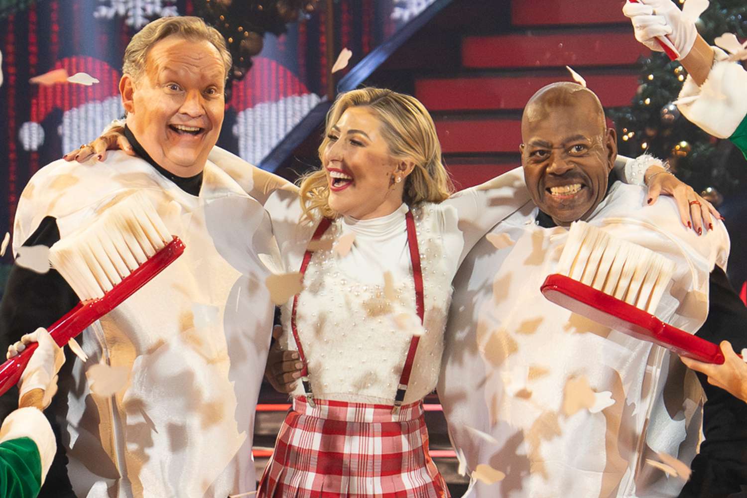 “DWTS” fan favorites Andy Richter and Reginald VelJohnson unite for heartwarming dance on vacation particular
