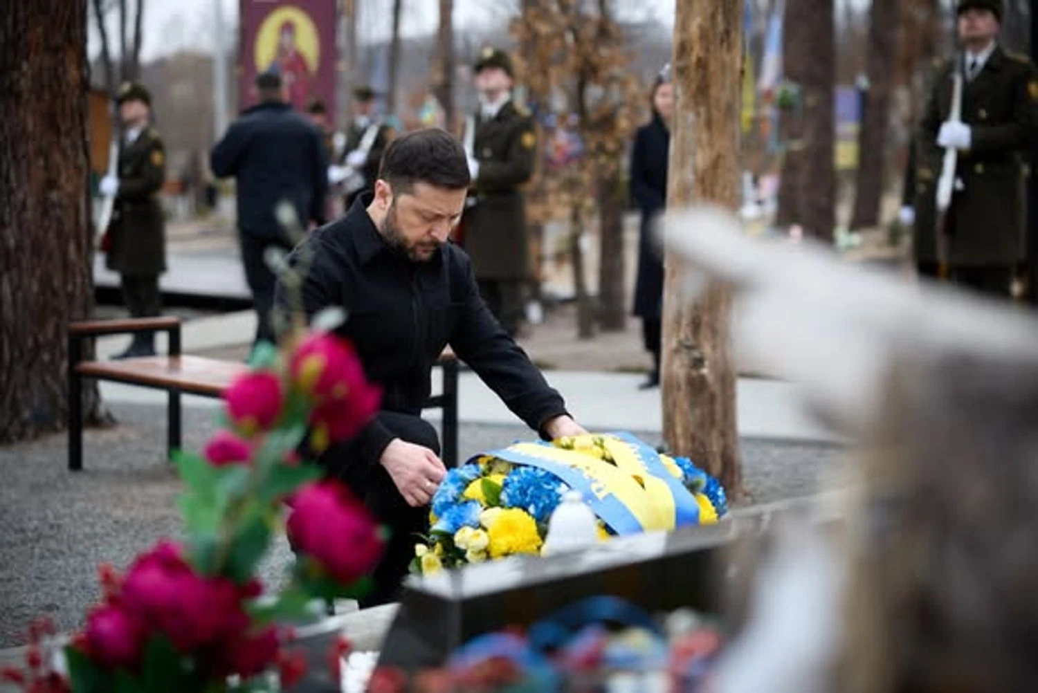 Zelenskyy honored the reminiscence of troopers who died within the battles for Moshchun